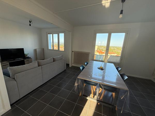 APPARTEMENT 2 CHAMBRES AVEC BALCON A CARCASSONNE