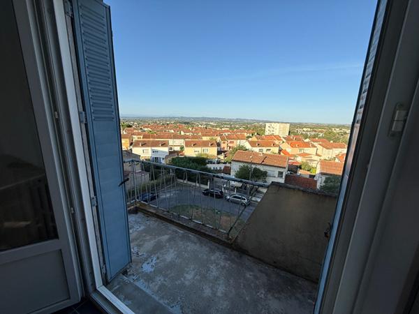 APPARTEMENT 2 CHAMBRES AVEC BALCON A CARCASSONNE