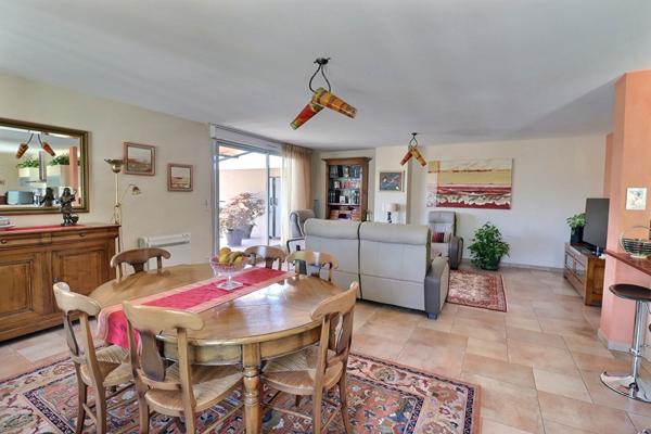 Appartement avec terrasse dernier étage à Figeac