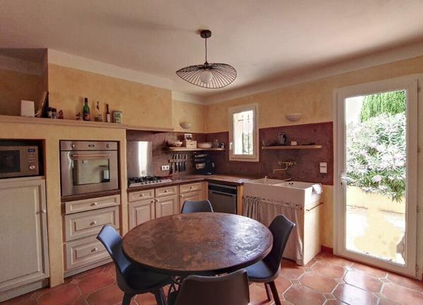 Maison à vendre    6 pièces •  Rochefort-du-Gard