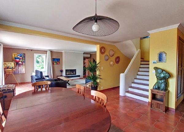 Maison à vendre    6 pièces •  Rochefort-du-Gard