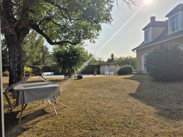 Montagrier (24350) Dordogne- Montagrier - Maison à vendre 138m² - trois chambres - piscine - terrain truffier - terrain clos.