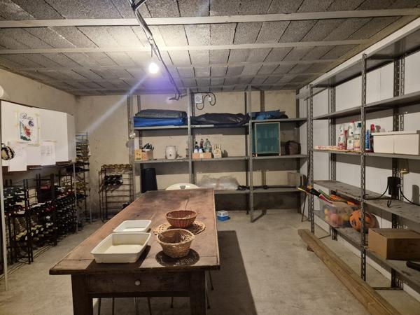 Montagrier (24350) Dordogne- Montagrier - Maison à vendre 138m² - trois chambres - piscine - terrain truffier - terrain clos.