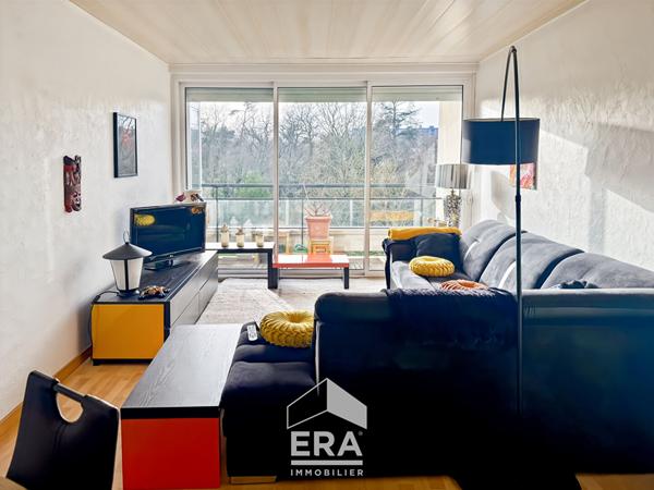 Appartement T4 de 76 m² avec place de parking et cave.