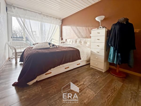 Appartement T4 de 76 m² avec place de parking et cave.