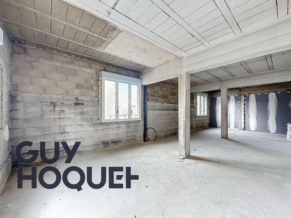 A REIMS - PLATEAU A AMENAGER PROCHE DE LA GARE