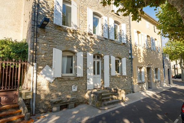 CARCASSONNE VILLEMOUSTAUSSOU Maison en pierre 275m² (176 m² hab). avec deux entrées indépendantes