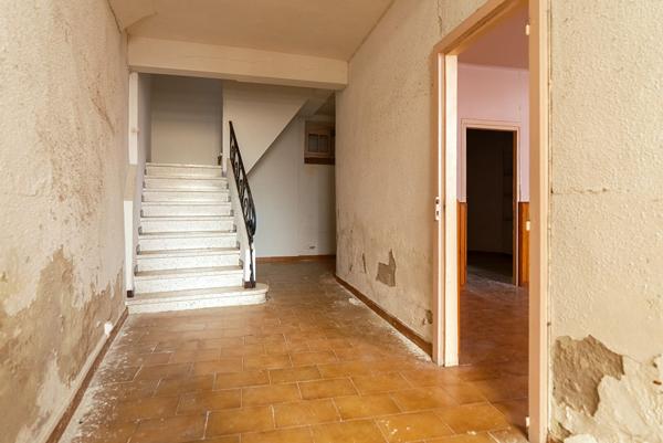 CARCASSONNE VILLEMOUSTAUSSOU Maison en pierre 275m² (176 m² hab). avec deux entrées indépendantes