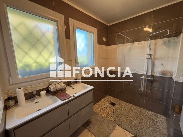 À vendre Maison 7 pièces 222 m² - Yvrac-et-malleyrand 16110