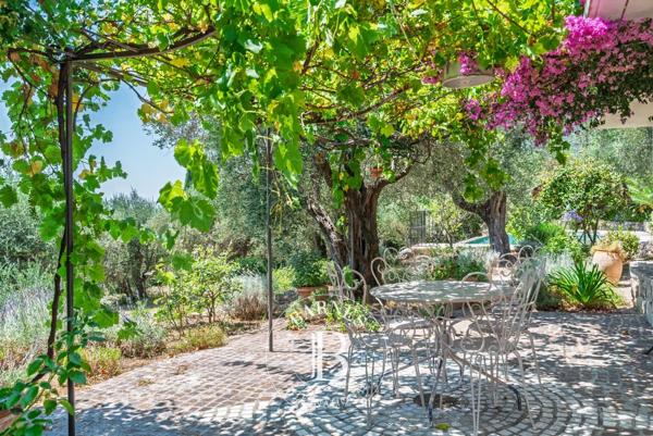 Châteauneuf-Grasse, Villa 4 Chambres -  135 m² à vendre