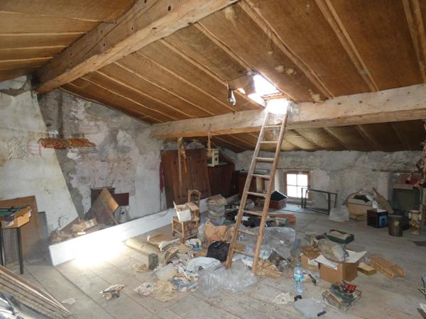 Maison T4 d'environ 100m² avec jardin de 220m² au calme.