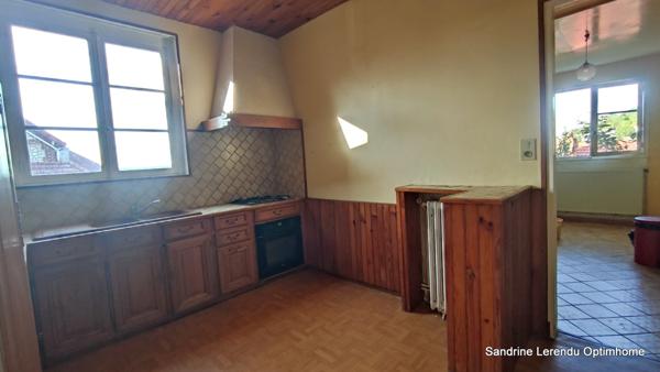 GRAND-COURONNE – MAISON DE CHARME EN BRIQUES ET SILEX – 3 CHAMBRES – JARDIN – GARAGE – BEAU POTENTIEL