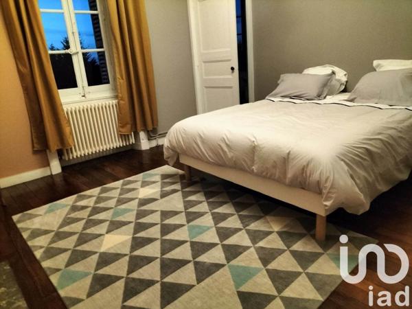 Château 11 pièces de 850 m² à Chantonnay (85110)