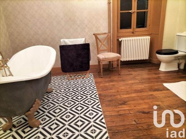 Château 11 pièces de 850 m² à Chantonnay (85110)