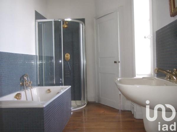 Château 11 pièces de 850 m² à Chantonnay (85110)