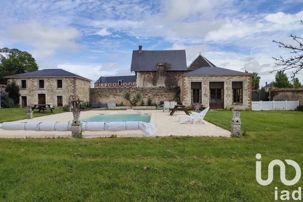 Château 11 pièces de 850 m² à Chantonnay (85110)