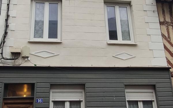 Immeuble à vendre    3 pièces •  Pont-Audemer