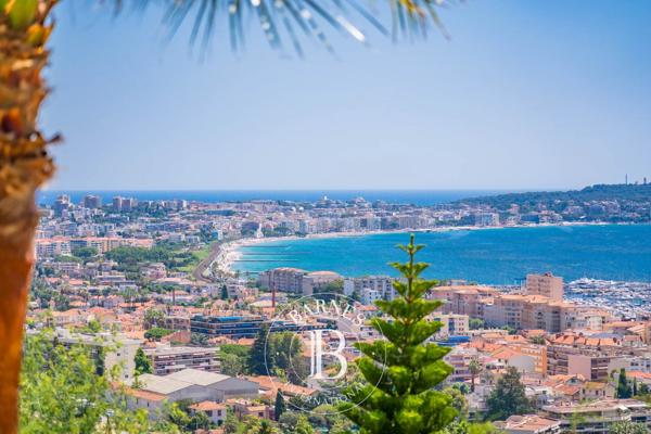 Vallauris, Villa 5 Chambres -  309 m² à vendre