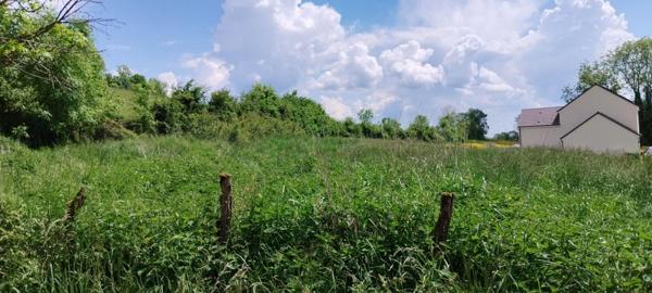 21320 POUILLY EN AUXOIS - Terrain constructible 1202 m2 - Beaume commune de Créancey