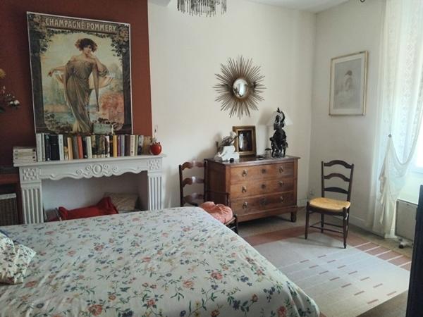 A vendre Immeuble avec 3 commerces et logement