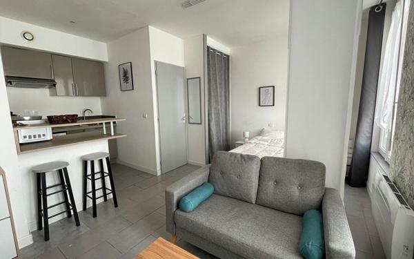 Immeuble à vendre    8 pièces • 99 m2 Rochefort