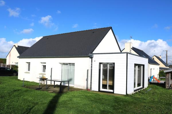 Maison à vendre plein pied 5 pièces PLONEOUR LANVERN (29) de 2018 sur 544 m2 Sans travaux.