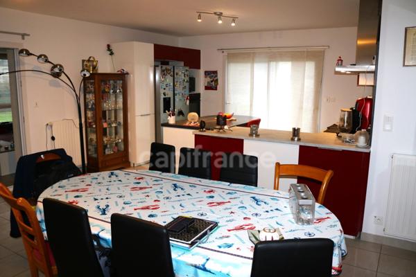 Maison à vendre plein pied 5 pièces PLONEOUR LANVERN (29) de 2018 sur 544 m2 Sans travaux.