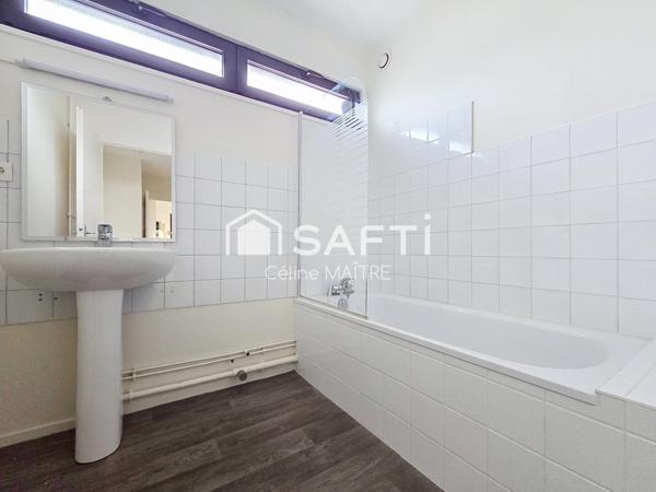 Grand T3 traversant coeur de Seynod