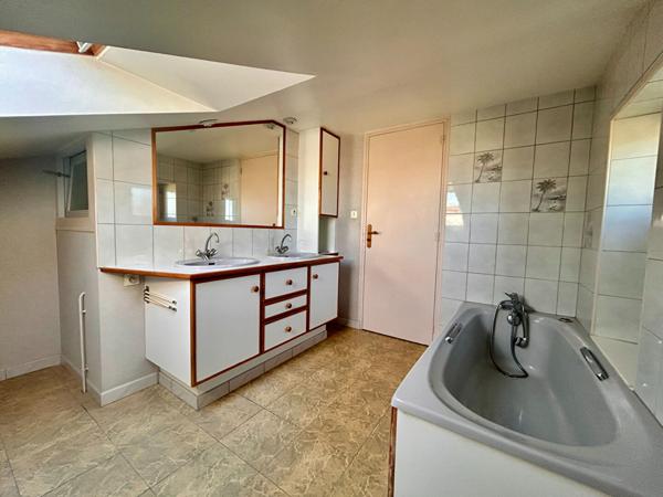 Propriété composée de 2 maisons d'habitation et multiples dépendances