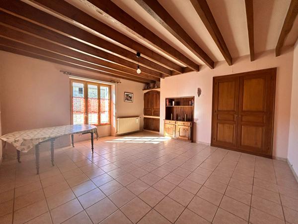 Propriété composée de 2 maisons d'habitation et multiples dépendances