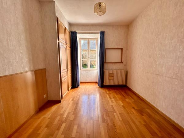 Propriété composée de 2 maisons d'habitation et multiples dépendances