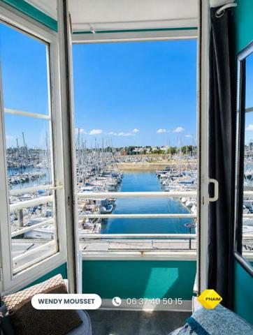 Appartement T3 atypique en duplex avec vue sur le port et l'océan au coeur du Port du Crouesty