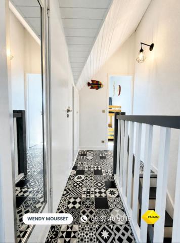 Appartement T3 atypique en duplex avec vue sur le port et l'océan au coeur du Port du Crouesty