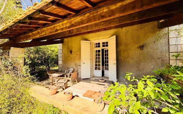 Maison à vendre    10 pièces •  Nîmes