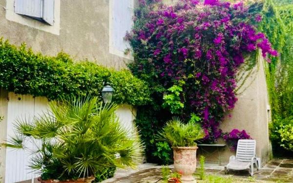 Maison à vendre    10 pièces •  Nîmes