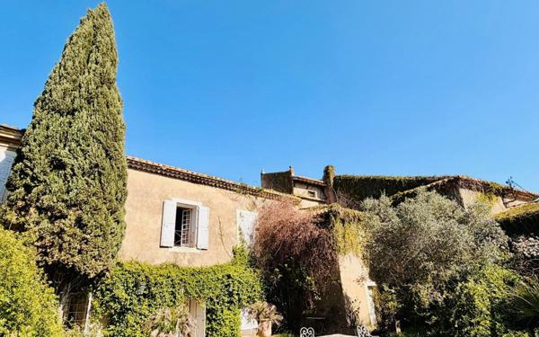 Maison à vendre    10 pièces •  Nîmes
