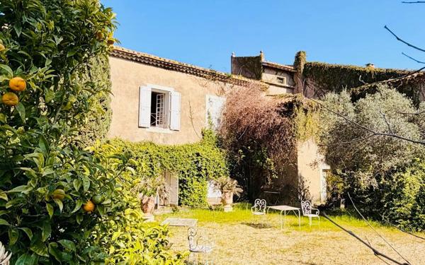 Maison à vendre    10 pièces •  Nîmes
