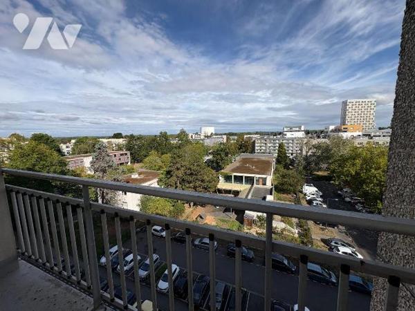 RENNES - VILLEJEAN - A proximité immédiate de l'université, du métro et des transports, commerc...