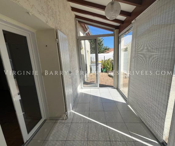 MAISON DE PLAIN PIED AVEC VERANDA ET EXTERIEUR
