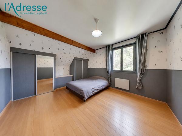 Maison indépendante: 170 m² avec 5 chambres + 1 Bureau+ sous sol+ jardin