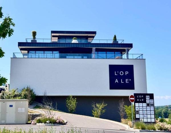 Local d'activité avec mezzanine   314 m2