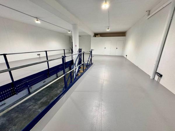 Local d'activité avec mezzanine   314 m2