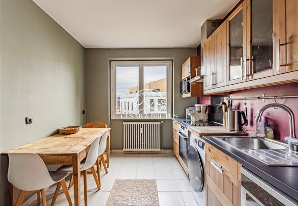 Lumineux T4 de 90,45 m² au calme et dans la verdure – Plein centre de Tassin-la-Demi-Lune