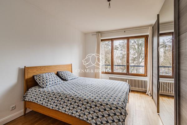 Lumineux T4 de 90,45 m² au calme et dans la verdure – Plein centre de Tassin-la-Demi-Lune