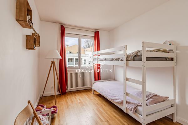 Lumineux T4 de 90,45 m² au calme et dans la verdure – Plein centre de Tassin-la-Demi-Lune