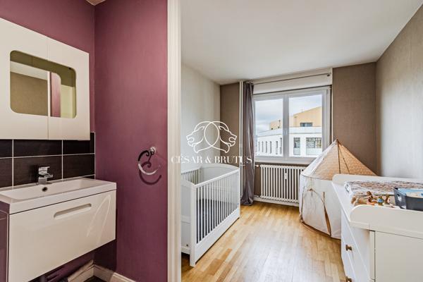 Lumineux T4 de 90,45 m² au calme et dans la verdure – Plein centre de Tassin-la-Demi-Lune