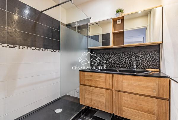 Lumineux T4 de 90,45 m² au calme et dans la verdure – Plein centre de Tassin-la-Demi-Lune