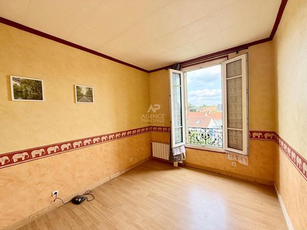 Appartement Houilles 3 pièce(s) 41 m2 €199 000 ** - Référence 7318