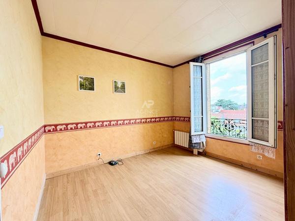 Appartement Houilles 3 pièce(s) 41 m2 €199 000 ** - Référence 7318