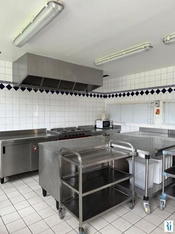 Murs + fonds de commerce Pitres 1000 m2